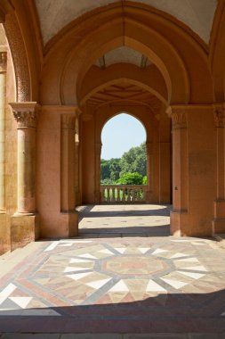 Muir Merkez Üniversitesi Kulesi Sütunları, Uttar Pradesh, Hindistan, Asya