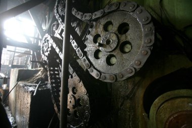 Sangli 'deki şeker fabrikasındaki makineler; Maharashtra; Hindistan