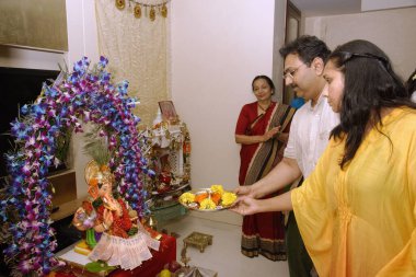 Aile Ganesha pooja mumbai Maharashtra Hindistan Asya  