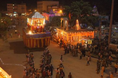 Aydınlatılmış at arabası dussehra, jagdalpur, basar, chhattisgarh, Hindistan, Asya  