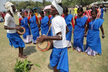 İnsanlar kabile dansı, Birbhum, Batı Bengal, Hindistan, Asya 