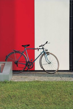 Duvarda bisiklet; Lozan; İsviçre