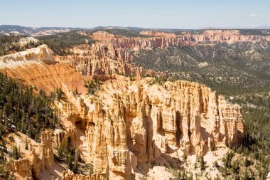 Serseriler, Bryce Canyon Ulusal Parkı 'ndaki erozyon sonucu oluşan kaya sütunları.