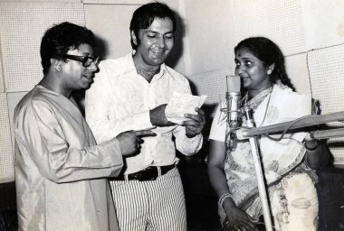 Hint müzik bestecisi, RD Burman, Prem Chopra ve Asha Bhonsale, Hindistan, Asya