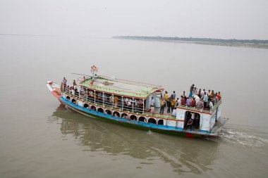 Padma Nehri, Bangladeş 'te yolcu taşıyan buharlı gemi. 