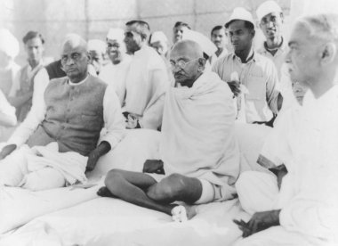 Mahatma Gandhi ve Sardar Vallabhbhai Patel - Modele ara verin