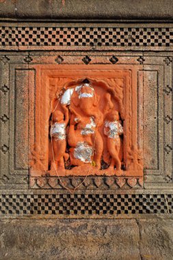 Ganesh statue, maheshwar ghat, khargone, madhya pradesh, india, asia clipart