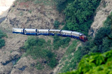 Oyuncak tren Matheran, Maharashtra, Hindistan 