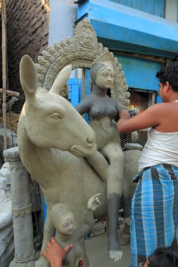 Heykel yapan adam, kumuli çömlekçiler sokağı, kolkata, batı bengal, Hindistan, Asya 