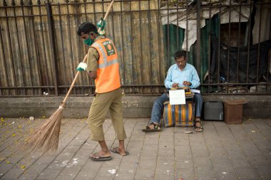 Oturan daktilo: Pavement, Mumbai, Maharashtra, Hindistan, Asya