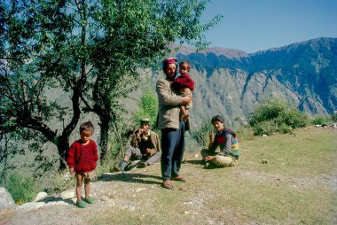 baba ve çocuk Sangla vadisi, himachal pradesh, Hindistan, Asya 