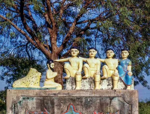 stock image Statues of dnyaneshwar brothers and sister with changdev maharashtra india, Asia 