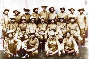 Mohandas Gandhi, 1906 Güney Afrika gönüllü ambulans birliği.   