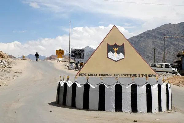 stock image Military monument at Leh, Ladakh, Jammu & Kashmir, India 