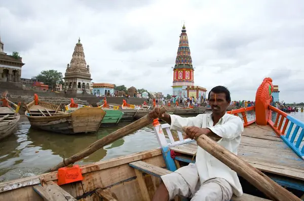 stock image Boatman on bank of river chandrabhaga at, Pandharpur, district Solapur, Maharashtra, India    