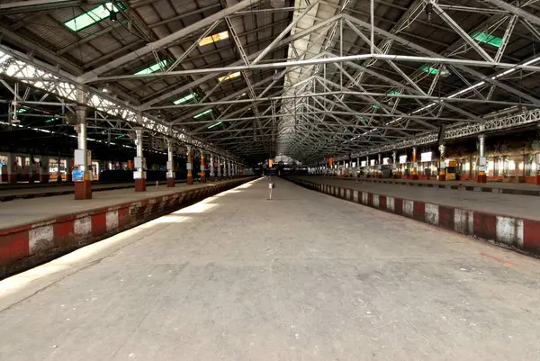 Victoria Terminus vt. Şimdi chhatrapati shivaji istasyon platformu, Bombay Mumbai, Maharashtra, Hindistan