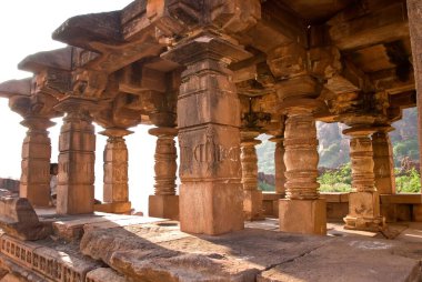 Yellamma Tapınağı 11. yüzyılda yapılmış bir Chalukya tapınağıdır, Badami, Karnataka, Hindistan 