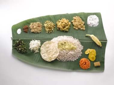 Güney Hindistan yemeği yeşil muz yaprağında servis edilir.