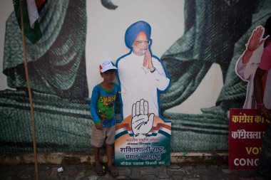 Oğlan, Dr. Manmohan Singh Mumbai Maharashtra Hindistan Asya Ekim 2009 'un posteri.