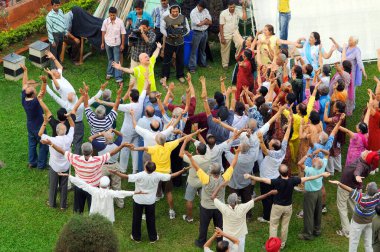 Uluslararası gülme günü Bandra, Bombay Mumbai limanı, Maharashtra, Hindistan 'da kutlanıyor   