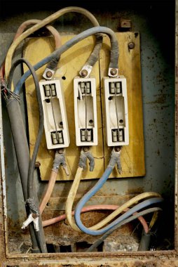 Elektrik sigorta kutusu, kapat.