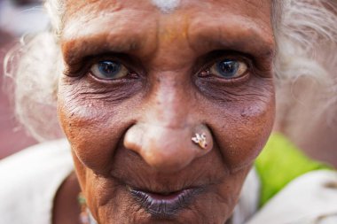 Yaşlı kadın portresi, batu mağaraları, kuala, lumpur, malezya 