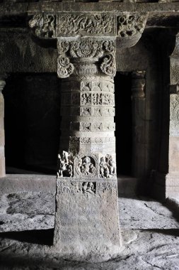 Ellora mağaralarındaki dekoratif sütun aurangabad maharashtra Hint Asya