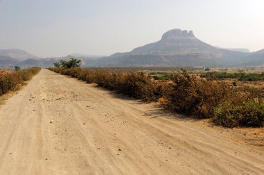 Maharashtra Hindistan Asya 'daki dağda yol