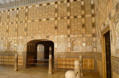 Jaya Mandir, Sheesh mahal Jaipur Rajasthan olarak da bilinir. 