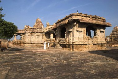 UNESCO Dünya Mirası Alanı, Virupaksha Tapınağı ve Nandi Mandap M.S. 740 Kraliçe Trilokya Mahadevi tarafından Hindistan, Karnataka 'da inşa edildi. 