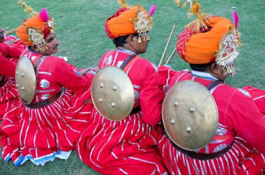 Savaş festivallerinde Gher halk dansçıları, Jodhpur, Rajasthan, Hindistan 