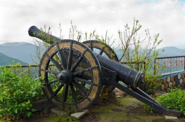 Cannon gagangiri maharaj tapınağı Kolhapur Maharashtra Hindistan 
