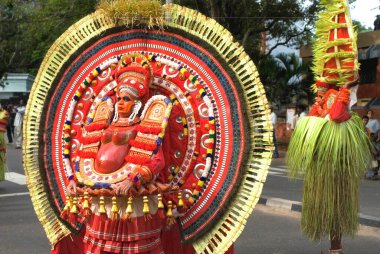 Onam kutlaması sırasında dans ediyorlar, Trivandrum, Kerala, Hindistan 2008 