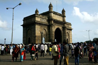 Hindistan 'ın Kapısı Apollo Bunder Colaba Mumbai Maharashtra Hindistan Asya Haziran 2012 