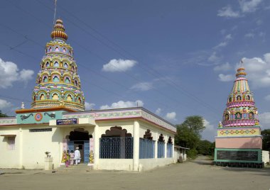 Pune, Maharashtra, Hindistan yakınlarındaki Ralegan Siddhi 'de Sri Sant Yadav Baba Tapınağı 