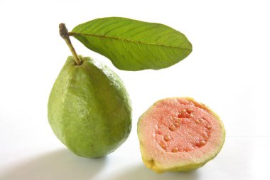 Vitaminlerle dolu olgun guava, yakın çekim görüntüsü