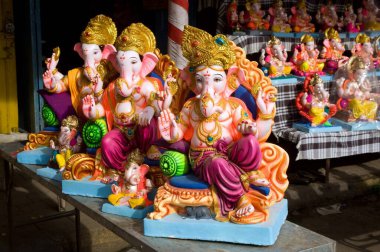 Ganesh 'in İdolleri Pune Maharashtra' da Hindistan 'da 2011' de satışa çıkarıldı.