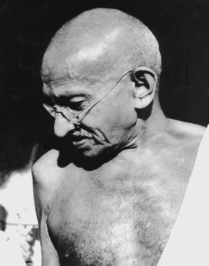 Mahatma Gandhi Mumbai, Maharashtra, Hindistan 'da dua ederken, Eylül 1944