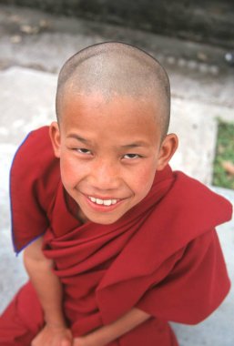 Tibetli çocuk Monk, gündüz manzarası 