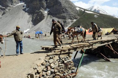Hac sangam 'dan kutsal mağaraya, amarnath yatra, Jammu Kashmir, Hindistan, Asya