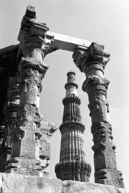 Hindistan, Delhi 'de Minar-İslami mimarisi 
