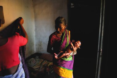Ho kabileleri ebe ve bebek, Chakradharpur, Jharkhand, Hindistan   