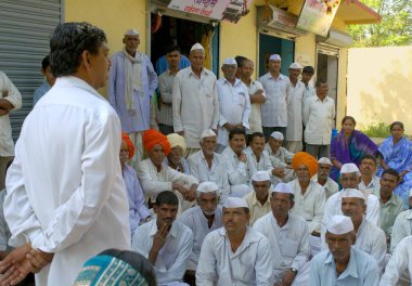 Ralegaon Siddhi 'nin topluluk toplantısı, Pune, Maharashtra, Hindistan yakınlarında. 