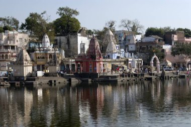 Ujjain şehrinde Shipra nehri üzerinde Ram ghat; Madhya Pradesh; Hindistan