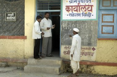 Pune, Maharashtra, Hindistan yakınlarındaki Ralegaon Siddhi köyü konseyi 