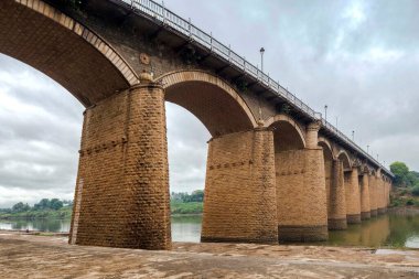 Krishna Nehri 'ndeki Irwin Köprüsü, Sangli, Maharashtra, Hindistan, Asya