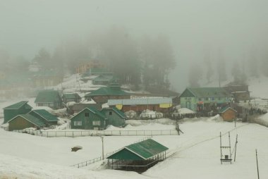 Gulmarg Jammu ve Hindistan Asya 'ya buz düştü. 