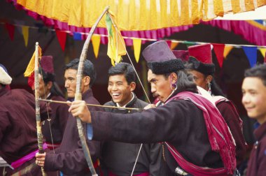 Ladakh Festivali 'nde Chanspa köyü okçuluk yarışması, Leh, ladakh, jammu ve kaşmir, Hindistan