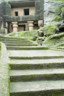 Kanheri mağaraları M.Ö. 1. yüzyılda inşa edilmiş. M.S. 9. yüzyıla, Borivali, Bombay Mumbai, Maharashtra, Hindistan 