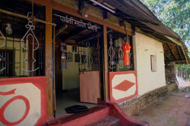 Ev girişi, sindsardurg, Maharashtra, Hindistan, Asya